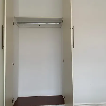 Park Apartment *